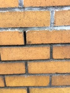 mortar joint tuckpointing
